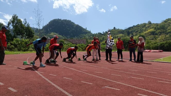 
					Peringati HUT RI ke-79, Dispora Kota Jayapura Gelar Kejuaraan Atletik Level SMP