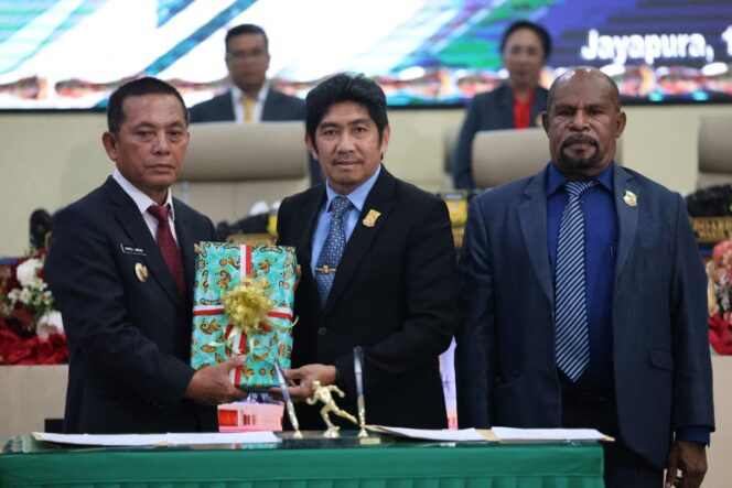 
					APBD Perubahan 2024 Diketok, Pemprov Papua Diminta Optimalkan Anggaran