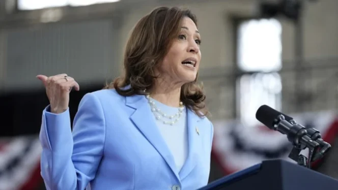 
					Kamala Harris Rombak Tim Kampanye