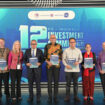 Duta Besar AS Kamala Shirin Lakhdhir, Direktur Misi USAID Indonesia Jeff Cohen, dan Direktur Pelaksana AmCham Indonesia Lydia Ruddy bersama Wakil Menteri Luar Negeri Arrmanatha Nasir dan Wakil Menteri Badan Usaha Milik Negara Kartika Wirjoatmodjo pada Konferensi Investasi AS-Indonesia 2024 (Foto: State Dept. / Kedutaan Besar AS)