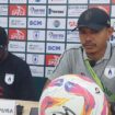 Ricardo Salampessy bersama Boaz Solossa pada konferensi pers usai laga Persipura vs Deltras 