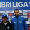 Pelatih PSBS Biak, Emral Abus bersama Julian Velasquez / Dok. Media Officer PSBS Biak Numfor