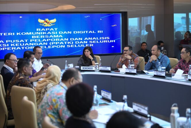 
					Rapat yang digelar oleh Menteri Komdigi, Meutya Hafid / Dok Komdigi