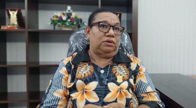 Wakil Ketua I DPR Papua, Herlin Beatrix Monim / Euforia