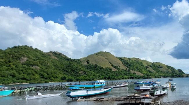 Kapal Nelayan di Labuan Bajo/ Euforia