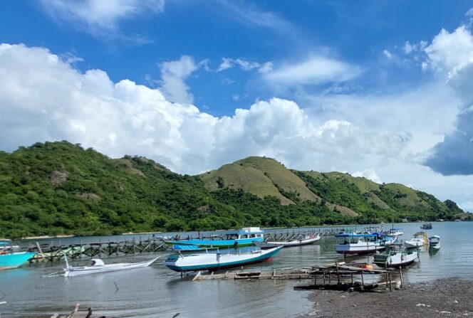 
					Kapal Nelayan di Labuan Bajo/ Euforia