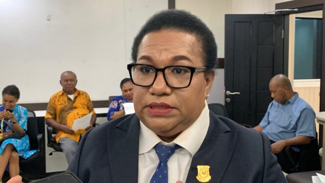 
					Wakil Ketua I DPR Papua, Herlin Beatrix Monim