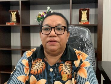 Wakil Ketua I DPR Papua, Herlin Beatrix Monim 