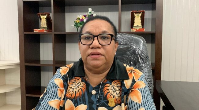 Wakil Ketua I DPR Papua, Herlin Beatrix Monim 