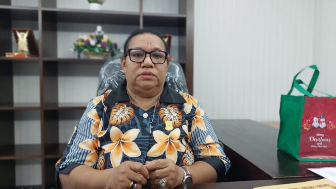 
					Wakil Ketua I DPR Papua, Herlin Beatrix Monim