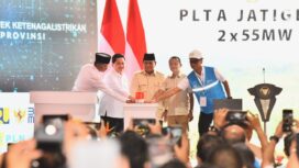 Presiden Prabowo bersama Menteri ESDM, Bahlil Lahadalia dam Menteri BUMN, Erick Thohir meresmikan 37 proyek strategis ketenagalistrikan / Dok esdm.go.id