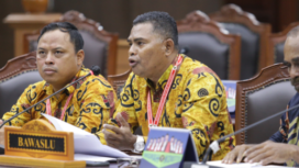 Petru Paulus Sarkol dari Bawaslu saat membacakan keterangan pada sidang perkara Nomor 236/PHPU.BUP-XXIII/2025 Perselisihan Hasil Pemilihan Umum Bupati Kabupaten Asmat, Jumat (31/1) di Ruang Sidang Panel 3 MK. Foto Humas MK RI/Bayu