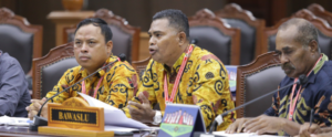 Petru Paulus Sarkol dari Bawaslu saat membacakan keterangan pada sidang perkara Nomor 236/PHPU.BUP-XXIII/2025 Perselisihan Hasil Pemilihan Umum Bupati Kabupaten Asmat, Jumat (31/1) di Ruang Sidang Panel 3 MK. Foto Humas MK RI/Bayu