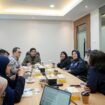 Staf Ahli Kemenko Perekonomian Bidang Pembangunan Daerah Haryo Limanseto saat menerima audiensi Asosiasi Perusahaan Perjalanan Wisata Indonesia (ASITA) di Jakarta, Selasa (21/01).