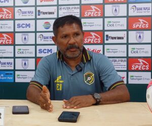 Pelatih Persewar Waropen, Eduard Ivakdalam