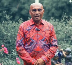 Calon Gubernur Papua, Benhur Tomi Mano - facebook