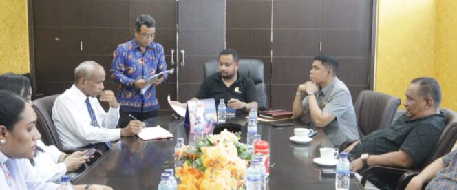 
					Rapat pimpinan DPR Papua dan pimpinan fraksi penetapan jadwal sidang pengesahan tatib 