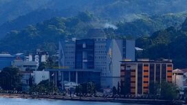 Tampak Kantor Gubernur Provinsi Papua dari kejauhan