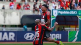 Selebrasi Ramai Rumakiek dan Boaz Solossa - Official Persipura