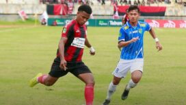 Duel Ramai Rumakiek dan pemain Persibo - Instagram Persipura
