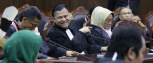 Kuasa Hukum Pemohon hadir pada persidangan Pengucapan Putusan Perkara Nomor 274/PHPU.BUP-XXIII/2025 Perselisihan Hasil Pemilihan Umum Bupati Kabupaten Jayapura, Senin (24/2) di Ruang Sidang Pleno MK. Foto Humas/Bayu