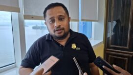 Ketua DPR Papua, Denny Henrry Bonai 
