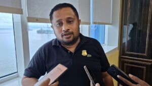 Ketua DPR Papua, Denny Henrry Bonai 