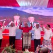 Komarudin Watubun mendeklarasikan pasangan Benhur Tomi Mano - Constant Karma 