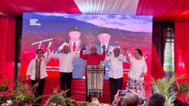 Komarudin Watubun mendeklarasikan pasangan Benhur Tomi Mano - Constant Karma 