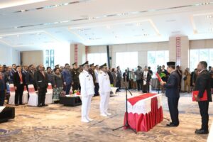 Pj Gubernur Papua, Ramses Limbong saat melantik Yunus Wonda - Haris Yoku sebagai Bupati dan Wakil Bupati Kabupaten Jayapura - ist