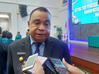 Bupati Kepulauan Yapen, Benyamin Arisoy 