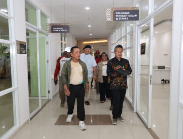 Pj Gubernur Papua, Ramses Limbong saat meninjau Gedung RSU Jayapura - dok Papua.go.id