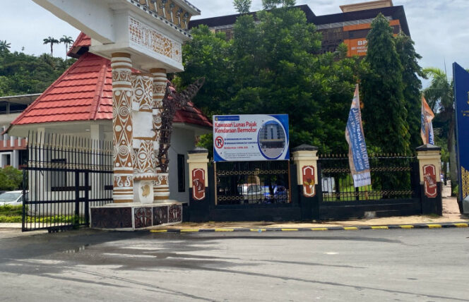 
					Halaman Kantor Gubernur Provinsi Papua yang sudah terpampang imbauan wajib pajak - dok Papua.go.id