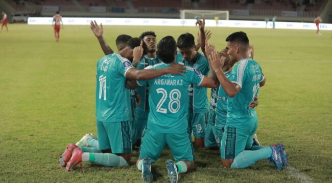 Para Pemain PSBS Biak saat berselebrasi 