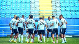 Para pemain PSBS Biak menggelar latihan 