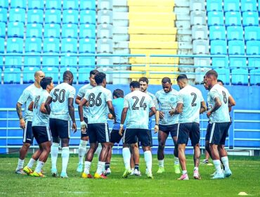 Para pemain PSBS Biak menggelar latihan 