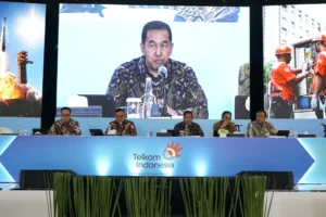 SVP Group Sustainability and Corporate Communication Telkom Ahmad Reza, Direktur Human Capital Management Telkom Henry Christiadi, Wakil Direktur Utama Telkom Muhammad Awaluddin, Direktur Wholesale & International Service Telkom Honesti Basyir, dan Direktur Network Telkom Nanang Hendarno pada saat sesi Press Conference RUPST Telkom Tahun Buku 2024, di Jakarta - dok Telkom