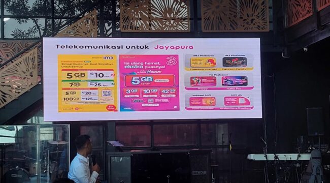 Doni Indrawanto menjelaskan tentang layanan Indosat