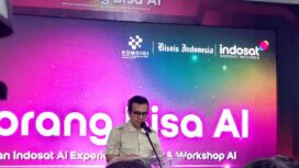 Wamen Komdigi, Nezar Patria pada peluncuran AI Experience Center di Galeri Indosat Jayapura, Papua
