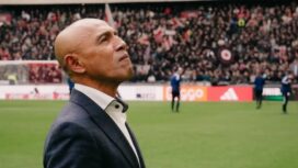 Legenda Ajax Amsterdam berdarah Maluku, Simon Tahamata 
