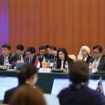 Dirjen KPM Kemkomdigi Fifi Aleyda Yahya (tengah) memberikan sambutan dalam pertemuan ASEAN Ministers Responsible for Information (AMRI) ke-17 di Brunei Darussalam, Kamis (8/5/2025) Foto: Dok. Ditjen KPM Kemkomdigi