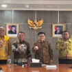 Pj Gubernur Papua didampingi Ketua DPR Papua dan Ketua Kadin Papua dalam kunjungannya ke Kementerian ESDM - dok papua.go.id
