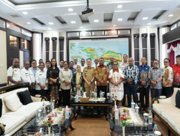Pj Gubernur Papua, Agus Fatoni bersama Wakil Rakyat dalam silaturahmi  di Kantor DPRP - dok Papua.go.id