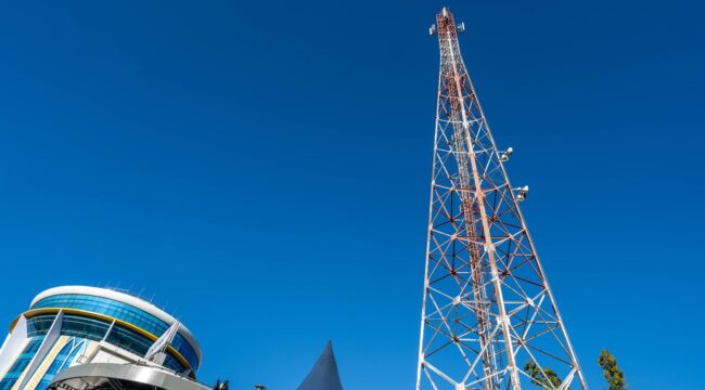 dok Indosat Ooredo Hutchison