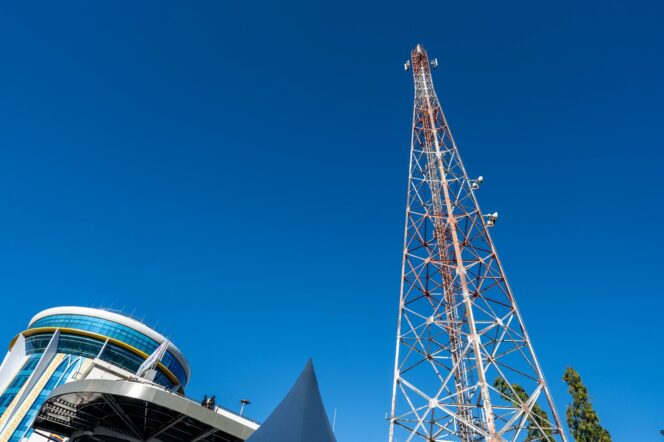 
					dok Indosat Ooredo Hutchison