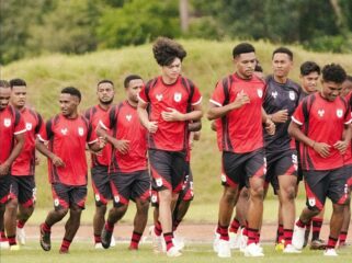 Skuad Persipura Jayapura menjalani latihan dengan mengenakan kostum dari apparel yang baru - dok Persipurapapua1963