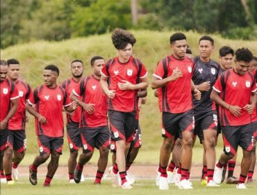 Skuad Persipura Jayapura menjalani latihan dengan mengenakan kostum dari apparel yang baru - dok Persipurapapua1963