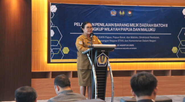 Pj Sekda Papua, Suzana Wanggai memberikan arahan - dok Papua.go.id