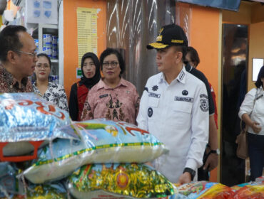 Pj Gubernur Papua, Agus Fatoni saat melakukan sidak 