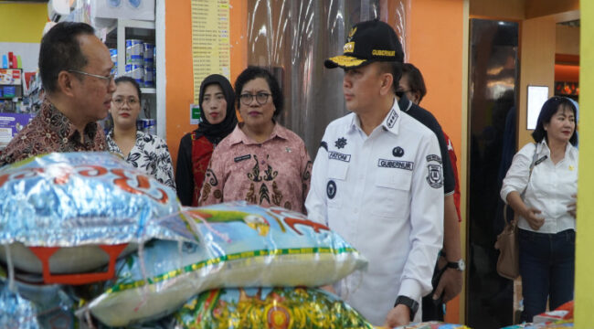 Pj Gubernur Papua, Agus Fatoni saat melakukan sidak 
